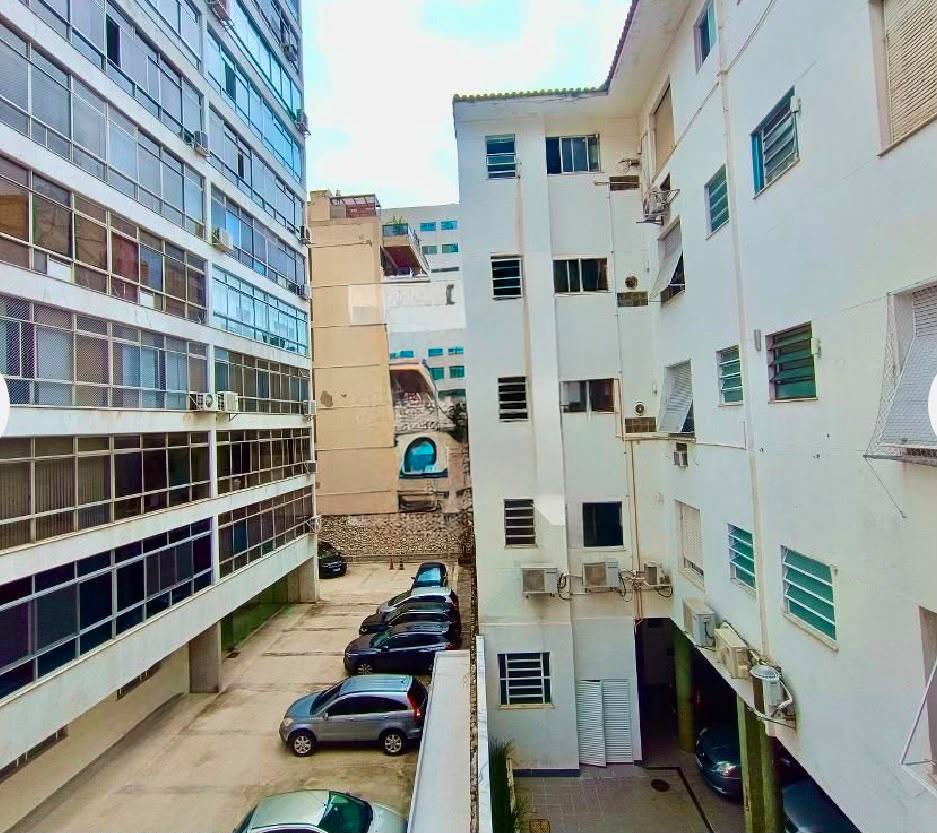 Foto 7 de Apartamento reformado e porteira fechada no coração do Leblon